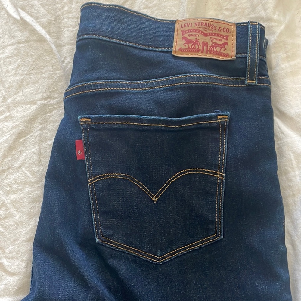 Levi Skinny Shaping Jeans 311